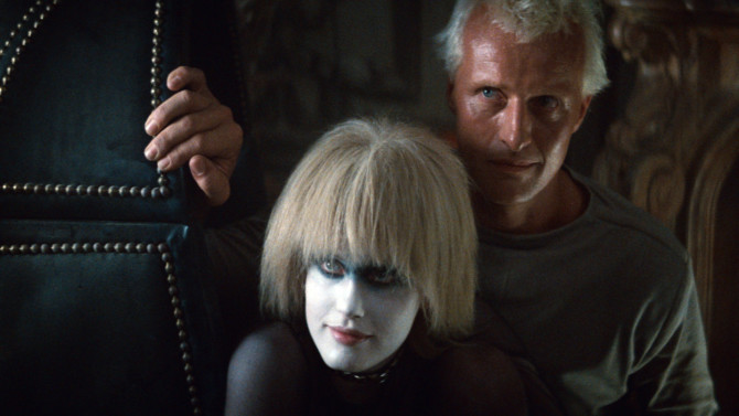 Roy e Pris (Rutger Hauer e Daryl Hannah), os androides de Blade Runner