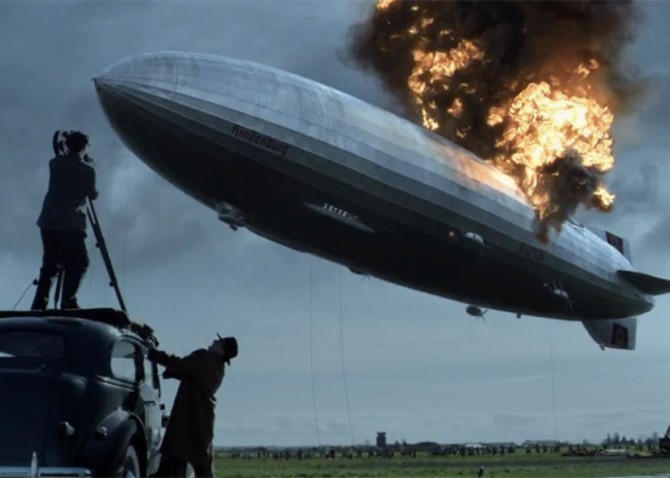 O Hindenburg explodindo em Timeless