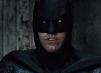 Vídeo hilário mostra Ben Affleck imitando Batman de Christian Bale