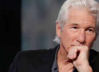 Durante as gravações de Os Lordes de Flatbush, Sylvester Stallone e Richard Gere se estranharam ao ponto de Stallone ameaçar se demitir se o diretor não mandasse Gere embora. E Gere foi despedido.