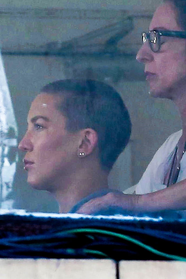 gallery-1501070849-kate-hudson-shaved-head