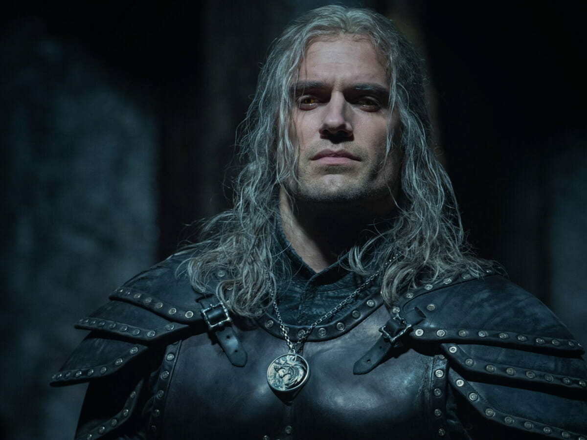 Henry Cavill como Geralt em The Witcher.