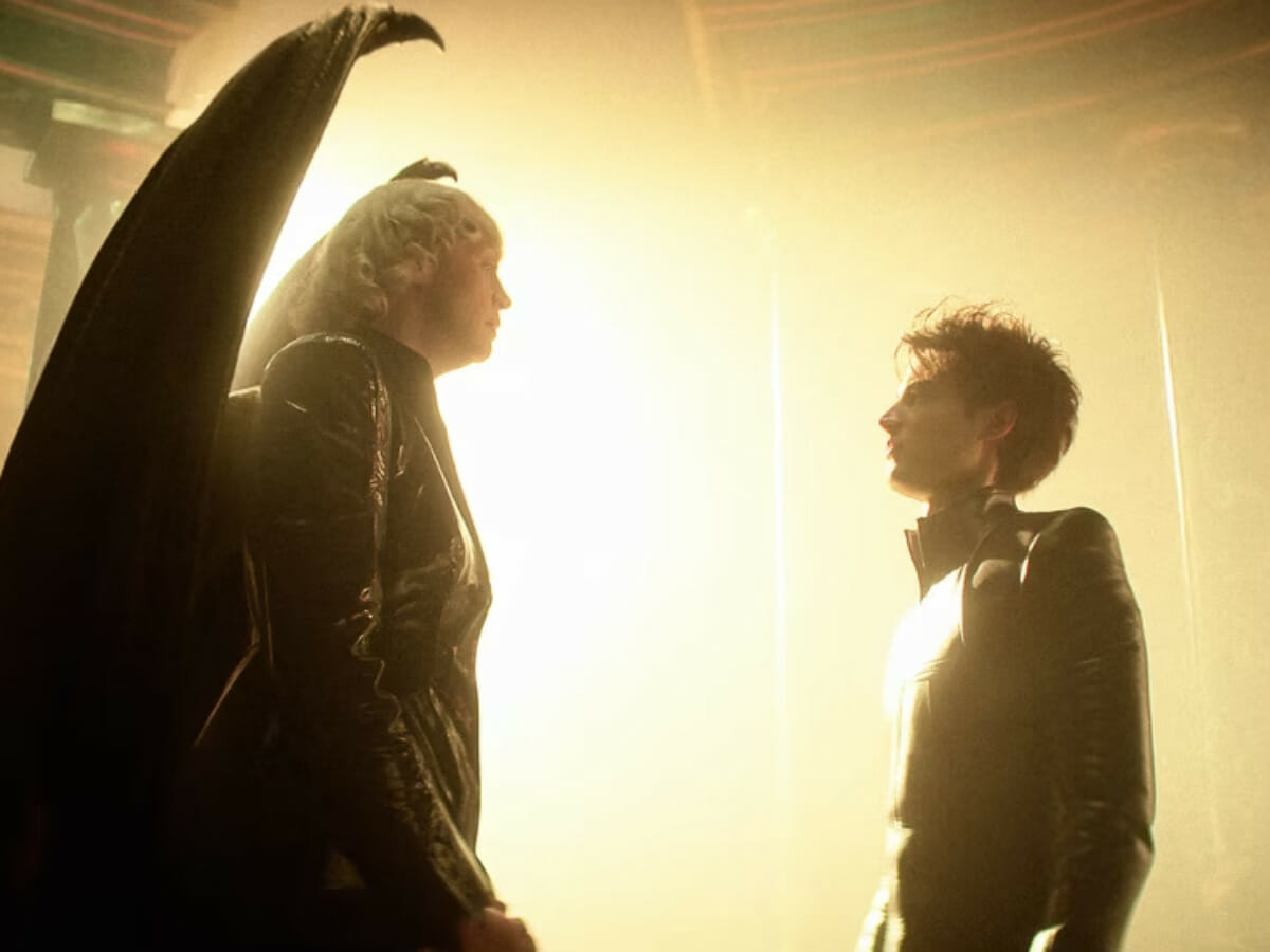 Gwendoline Christie e Tom Sturridge em Sandman.