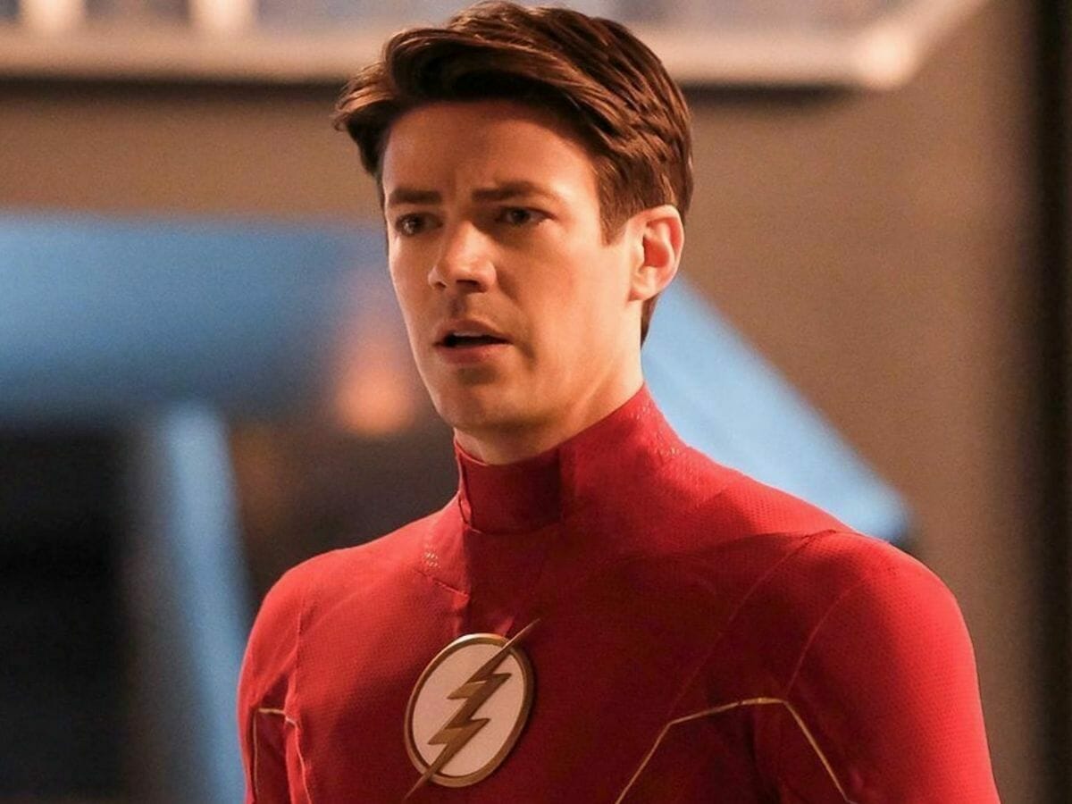 Grant Gustin como Flash na série The Flash.