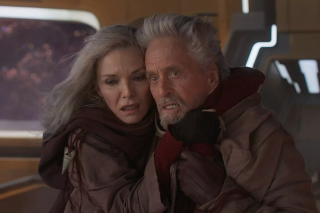 Michelle Pfeiffer e Michael Douglas em Homem-Formiga e a Vespa: Quantumania
