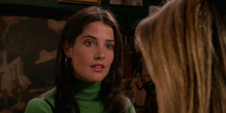 Cobie Smulders como Robin em How I Met Your Mother