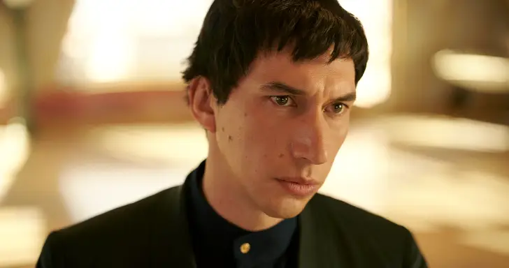 Adam Driver em Megalopolis (Reprodução)