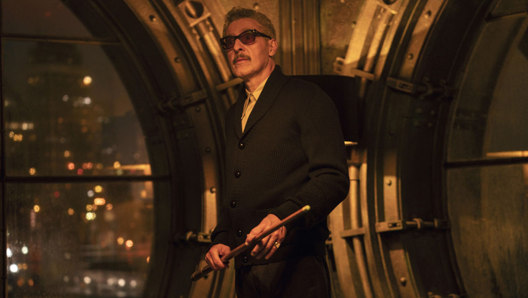 John Turturro como Carmine Falcone