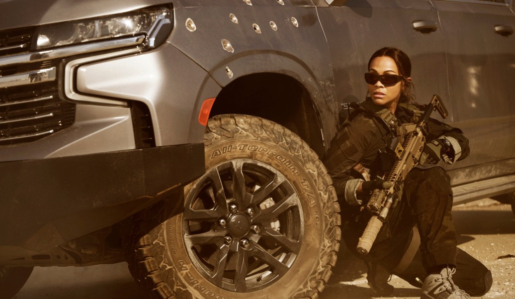 Zoe Saldaña em Operação Lioness