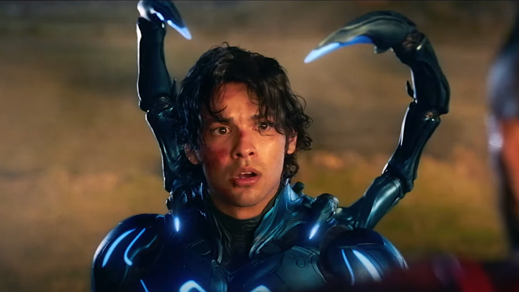 Xolo Maridueña como Besouro Azul