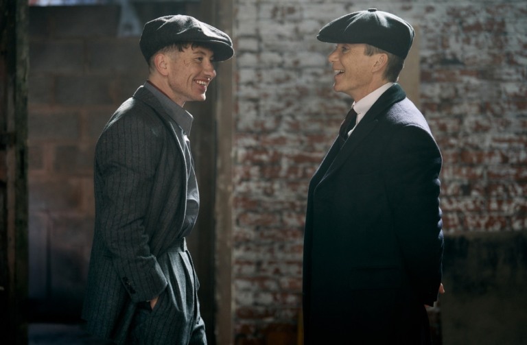 Filme de Peaky Blinders encerra filmagens e divulga foto inédita