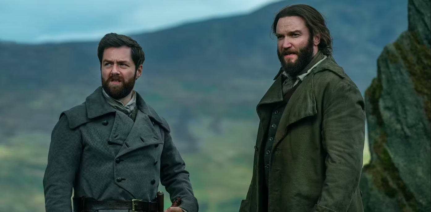 Outlander: Decisão de Roger na 7ª temporada evitou cena repugnante dos livros