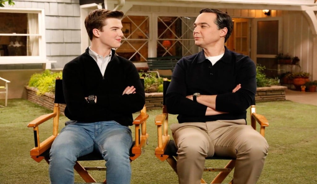 Iain Armitage e Jim Parsons no set de Young Sheldon