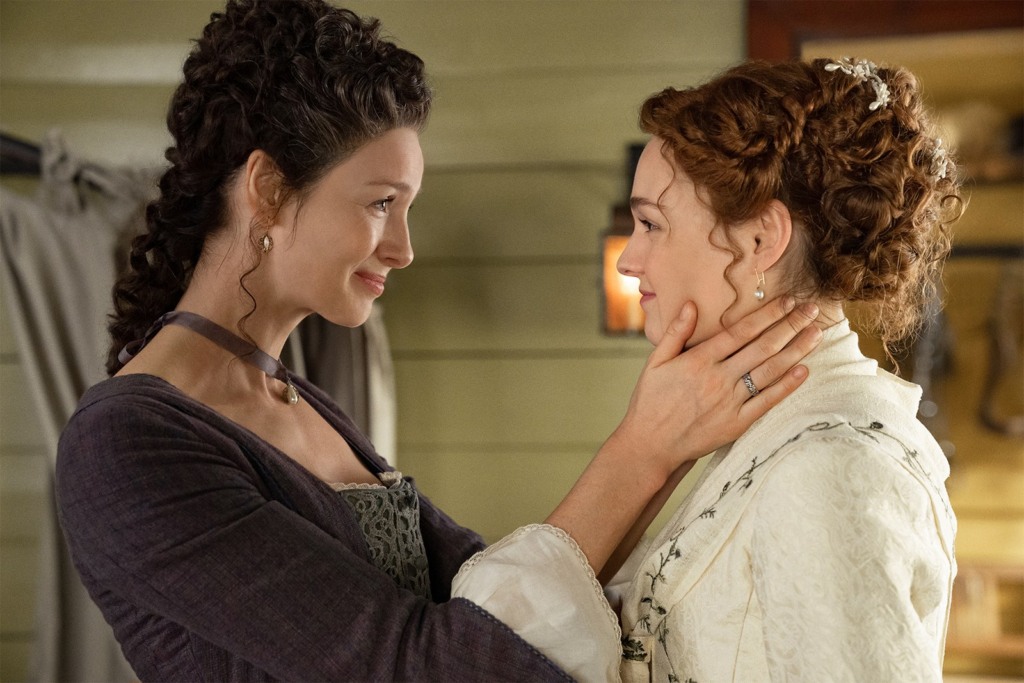 Sophie Skelton (Brianna) e Caitriona Balfe (Claire Fraser)