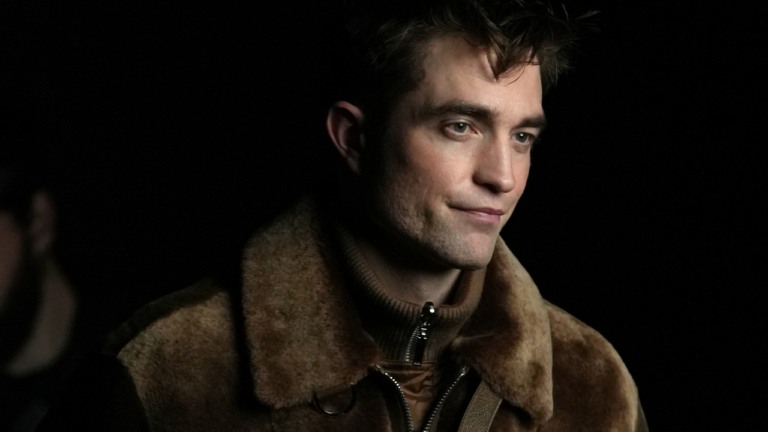 PARIS, FRANCE - JANUARY 20: (EDITORIAL USE ONLY - For Non-Editorial use please seek approval from Fashion House) Robert Pattinson attends the Dior Homme Menswear Fall-Winter 2023-2024 show as part of Paris Fashion Week  on January 20, 2023 in Paris, France. (Photo by Francois Durand/Getty Images 2023)