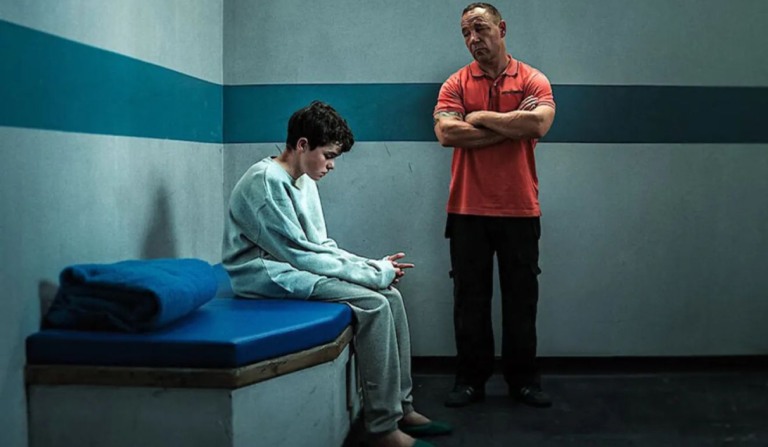Cena da série Adolescência da Netflix
