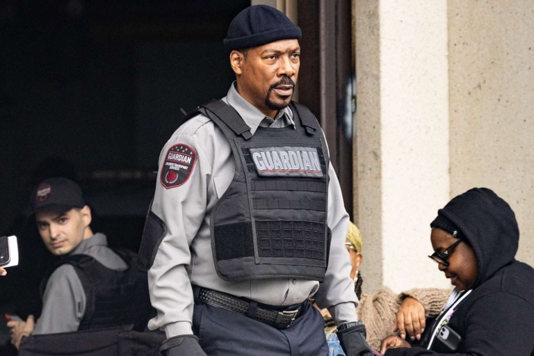 Novo filme de ação e comédia do Prime Video desperdiça o talento de Eddie Murphy e mais dois comediantes