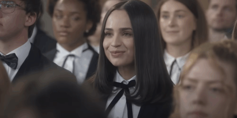 Meu Ano em Oxford continua tendência decepcionante da carreira de sua estrela, Sofia Carson